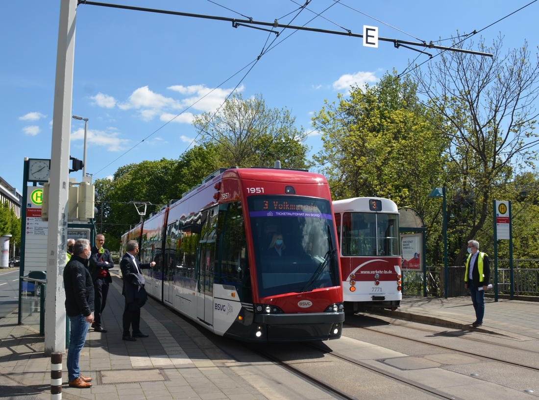 Tramino 1951 nimmt Kurs auf die Linie 3