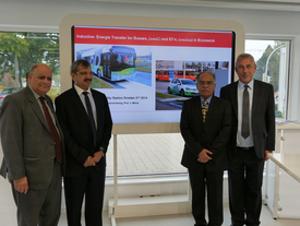 Von rechts nach links: Prof. Meins (TU BS) , Ambuj Sharma (Additional Secretary of the Department of Heavy Industry/ Ministry of Heavy Industries & Public Enterprises), Pankaj Gupta (Chief General Manager, Head-External Affairs & CSR, Volkswagen Group Ind