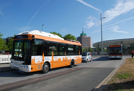 Der Laborbus testet das Ladepad am Hauptbahnhof.