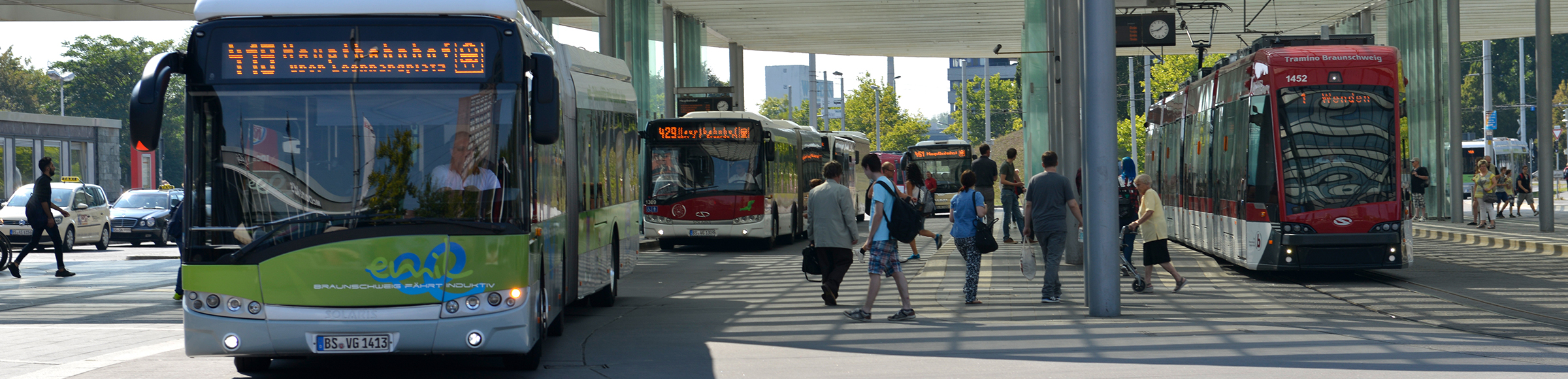 Busse_Tramino_Hbf